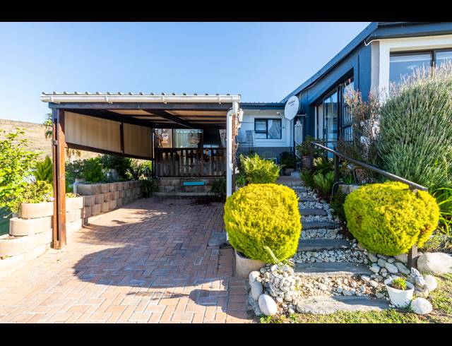 3 BEDROOM HOUSE FOR SALE IN ISLAND VIEW